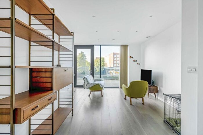 1 Bedroom Flat To Rent In City North Place, London, N4