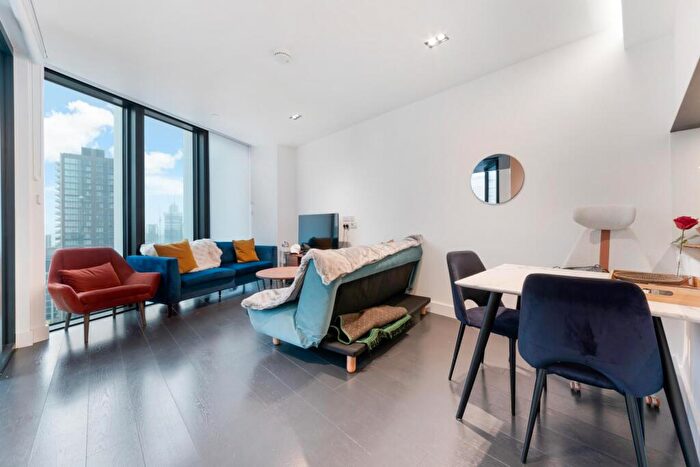 1 Bedroom Apartment For Sale In Amory Tower, Canary Wharf, London, E14