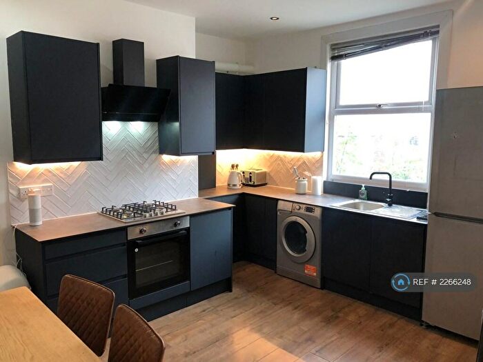 4 Bedroom Terraced House To Rent In Brudenell View, Leeds, LS6