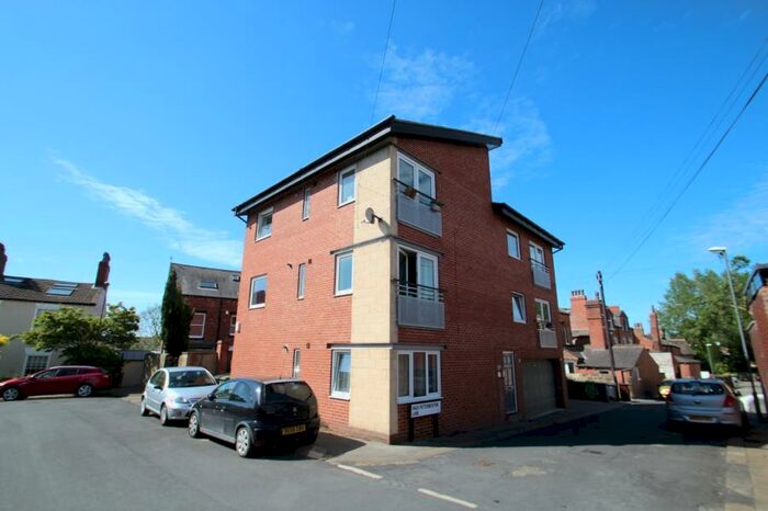 1 Bedroom Flat To Rent In Back Potternewton Lane, Chapel A, LS7