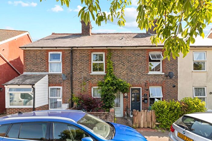 2 Bedroom Terraced House For Sale In Gordon Road, Hailsham, BN27
