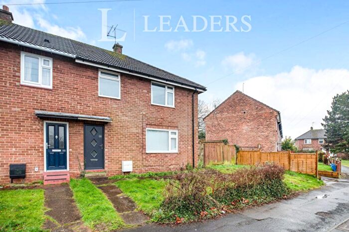 3 Bedroom Semi-Detached House To Rent In Buckley Road, CV32