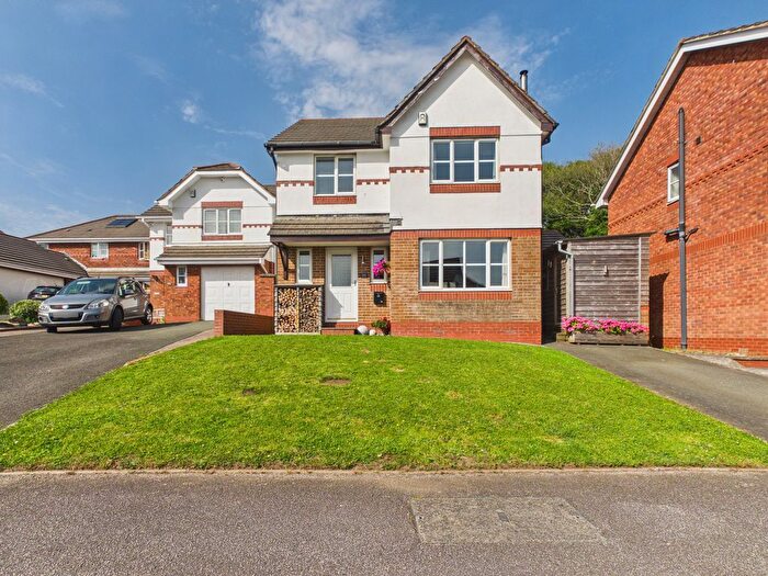 3 Bedroom Property For Sale In Penmere Drive, Newquay - Super Family Home, TR7