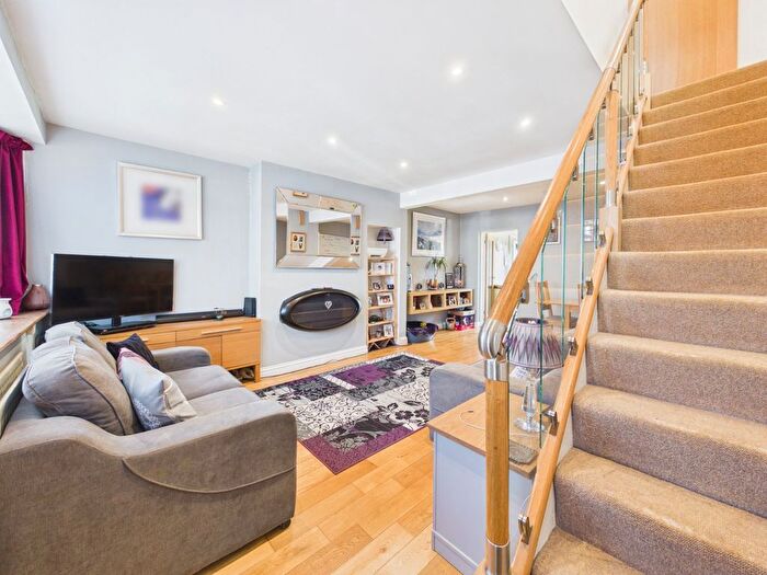 2 Bedroom Semi-Detached House To Rent In Durham Road, Feltham, TW14