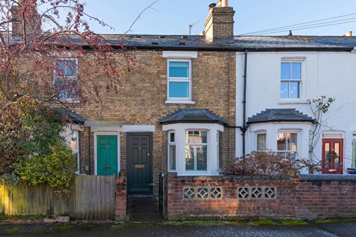 2 Bedroom Terraced House For Sale In Cricket Road, Oxford, OX4