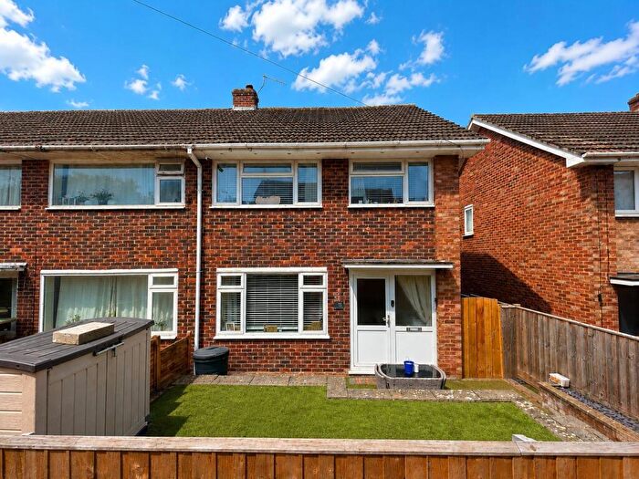 3 Bedroom End Of Terrace House For Sale In Cottey Crescent, Exeter, EX4