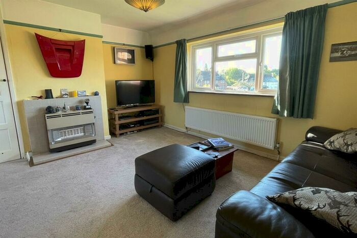 2 Bedroom Flat For Sale In Milford - ***No Onward Chain***, GU8