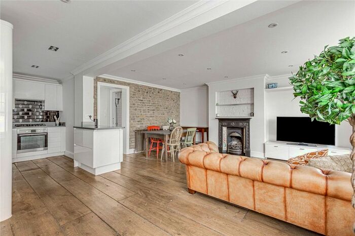 2 Bedroom Flat To Rent In Leathwaite Road, Battersea, SW11