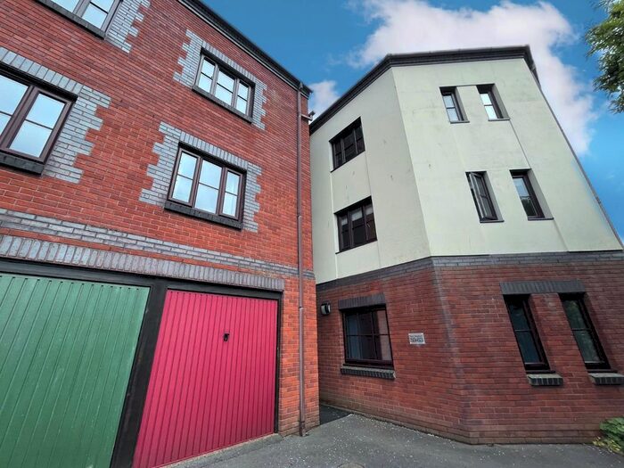 2 Bedroom Flat To Rent In River Meadows, Water Lane, EX2