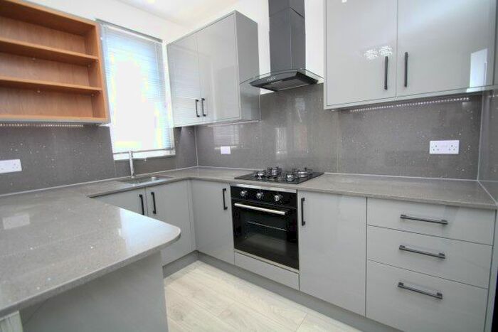 2 Bedroom Flat To Rent In Greenside Road, Croydon, CR0