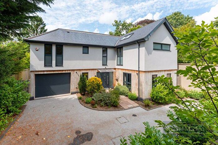 4 Bedroom Detached House For Sale In Stede Close, Sanderstead, CR2