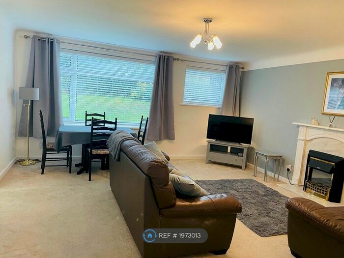 2 Bedroom Flat To Rent In Bella Vista Court, Liverpool, L23