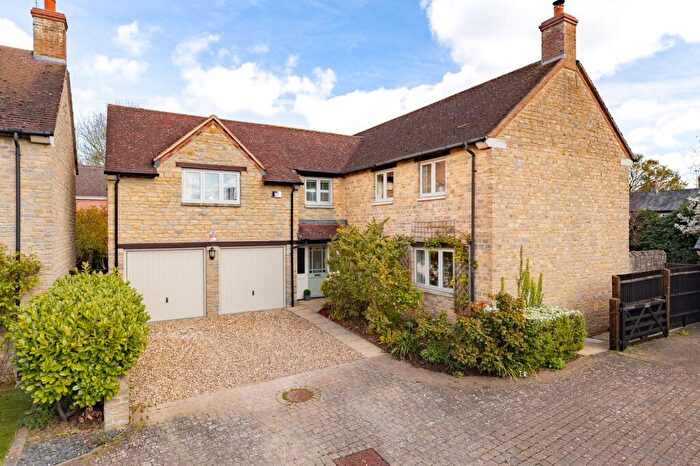 5 Bedroom Detached House For Sale In South Street, Castlethorpe, MK19