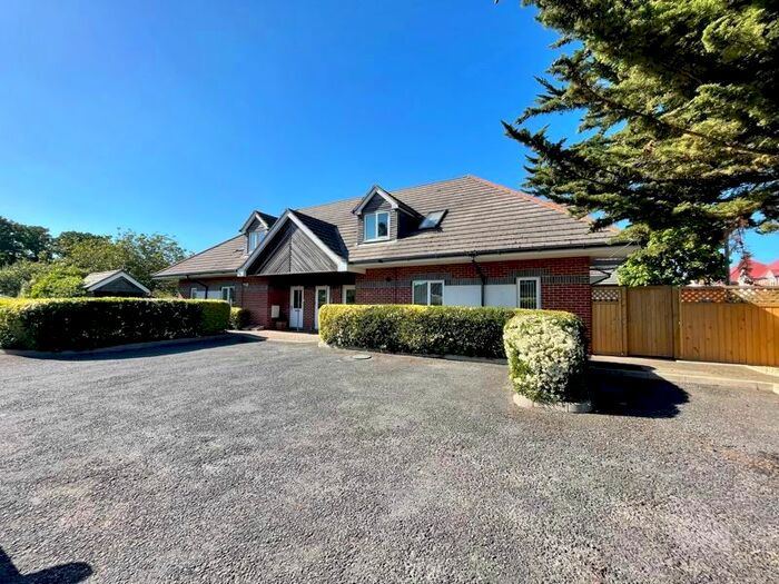 2 Bedroom Flat To Rent In Locks Road, Locks Heath, Southampton, SO31