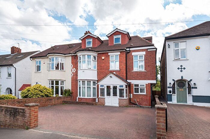 8 Bedroom Semi-Detached House For Sale In Howden Road, South Norwood, London, SE25