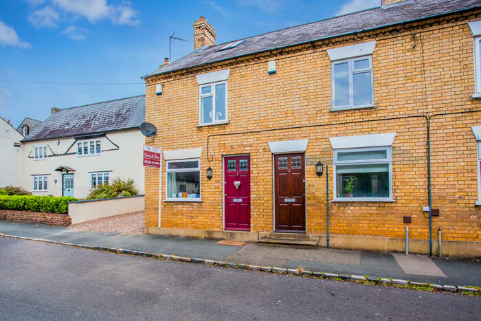 2 Bedroom Cottage To Rent In Main Street, Maids Moreton, MK18