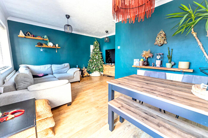 2 Bedroom Detached Bungalow For Sale In Melbourne Road, Clacton-on-sea, CO15