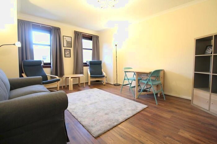 2 Bedroom Flat To Rent In Spring Gardens, Top Floor, AB25