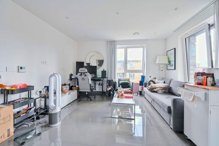 1 Bedroom Flat To Rent In Glade Path, Southwark, London, SE1