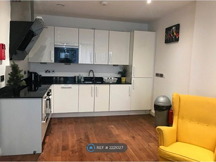 2 Bedroom Flat To Rent In High Street, London, E15