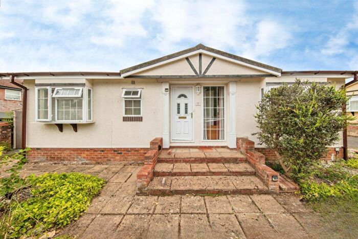 2 Bedroom Park Home For Sale In Lavenham Road, Ipswich, IP2