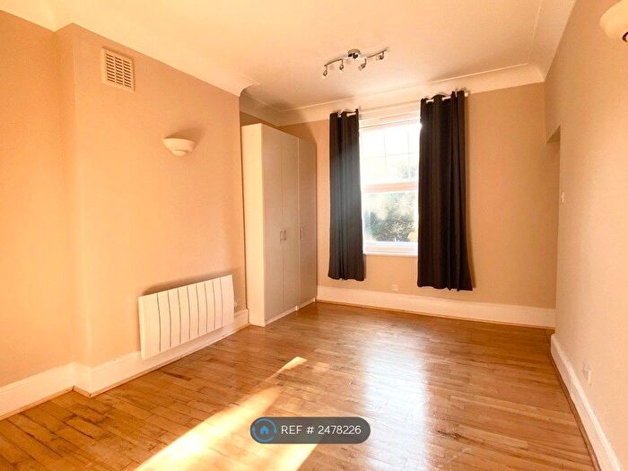 Studio To Rent In Balham High Road, Balham, SW17