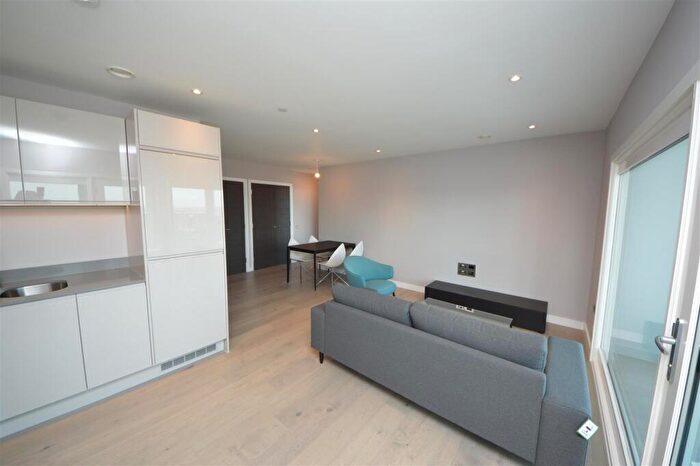 2 Bedroom Flat To Rent In Barking, Cambridge Road, Barking, IG11
