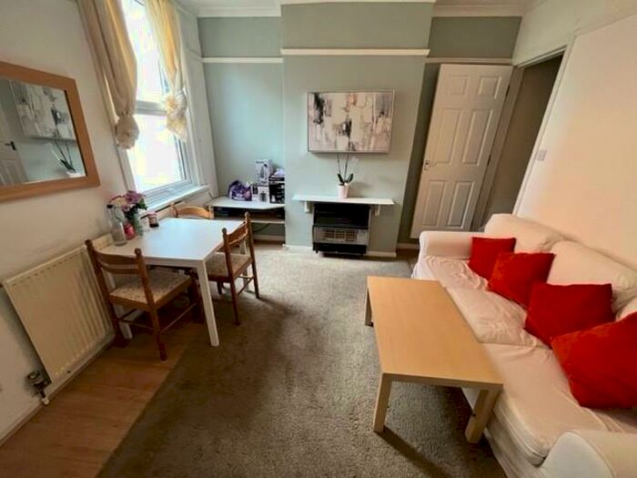 3 Bedroom Terraced House To Rent In Daisy Road, Edgbaston, Birmingham, B16