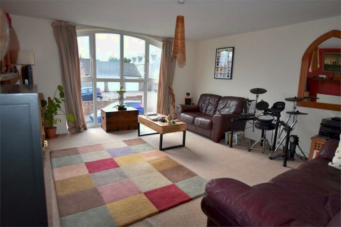 2 Bedroom Flat For Sale In Weston Road, Long Ashton, Bristol, BS41