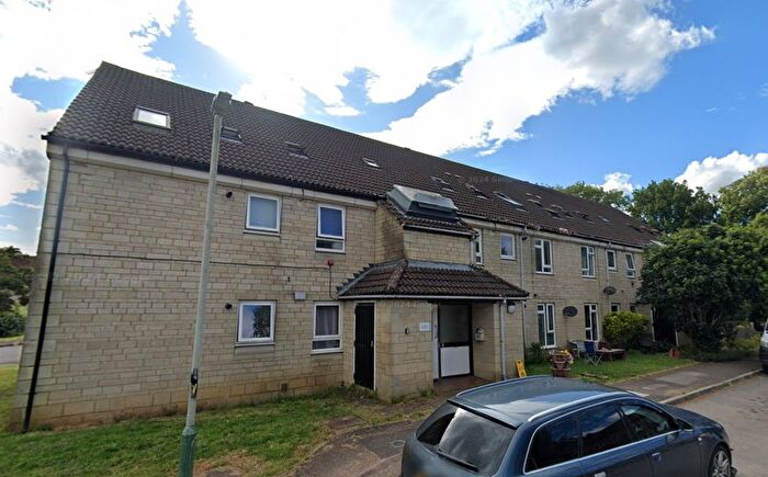 1 Bedroom Flat To Rent In Royal Close, Chippenham, SN15