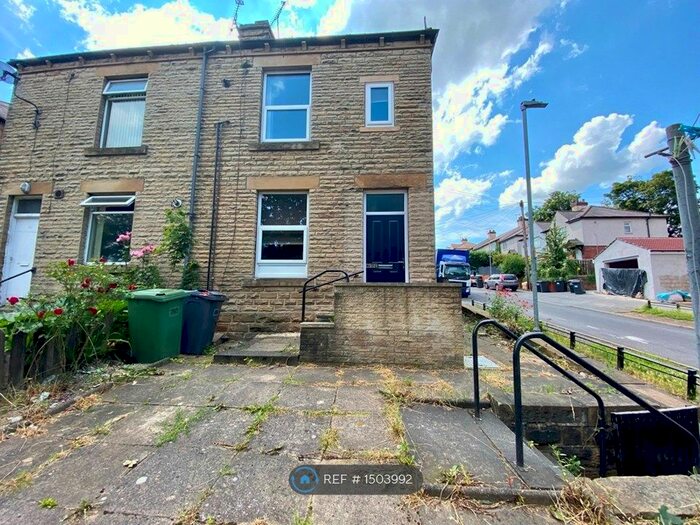 2 Bedroom End Of Terrace House To Rent In Bradford Road, Batley, WF17