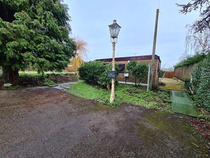 2 Bedroom Bungalow To Rent In Stoneleigh Road, Coventry, CV4