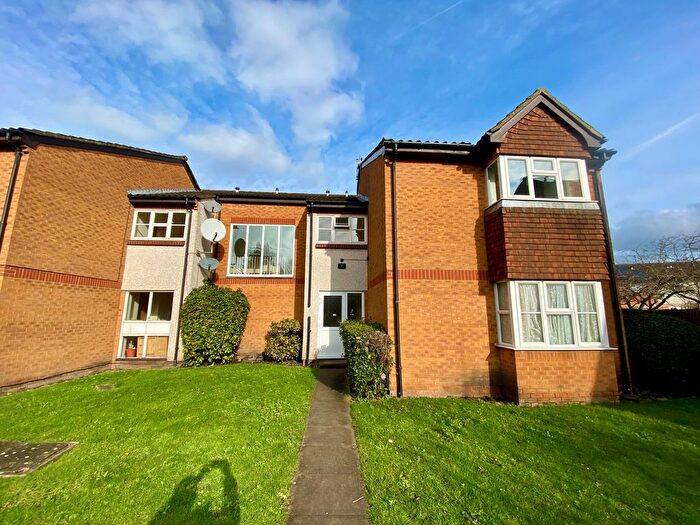 Studio To Rent In Abbotswood Way, Hayes, UB3