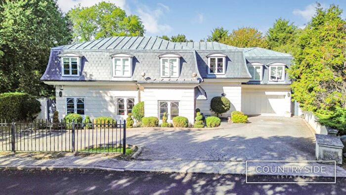5 Bedroom Detached House For Sale In Vicarage Hill, Benfleet, SS7