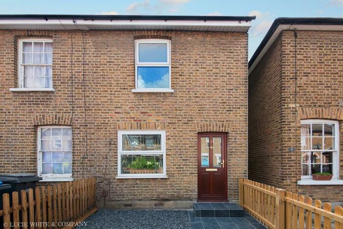 2 Bedroom Property To Rent In Elton Road, Kingston Upon Thames, KT2