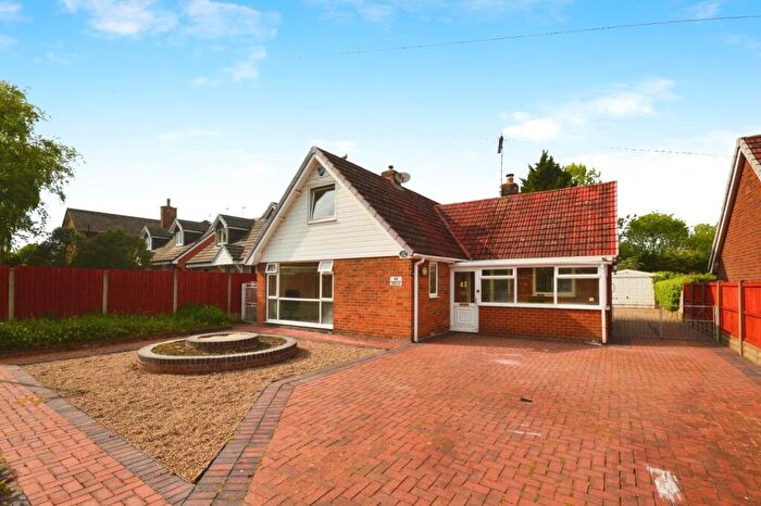 4 Bedroom Bungalow For Sale In Harewood Crescent, Old Tupton, Chesterfield, Derbyshire, S42