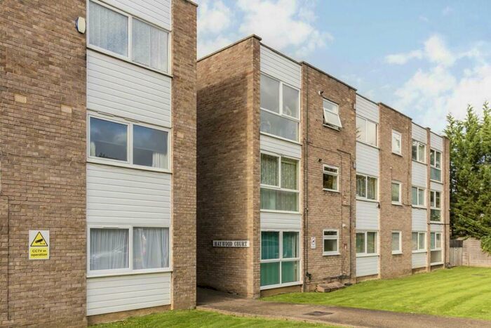 2 Bedroom Flat To Rent In Oak Lane, New Southgate, N11