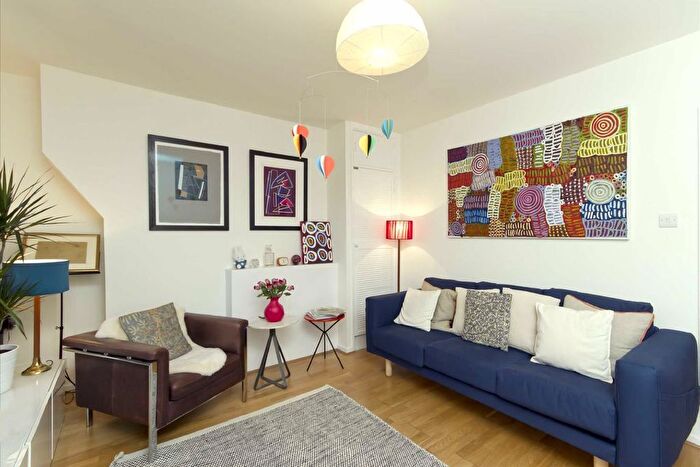 3 Bedroom Flat To Rent In Windsor Street, Islington, N1