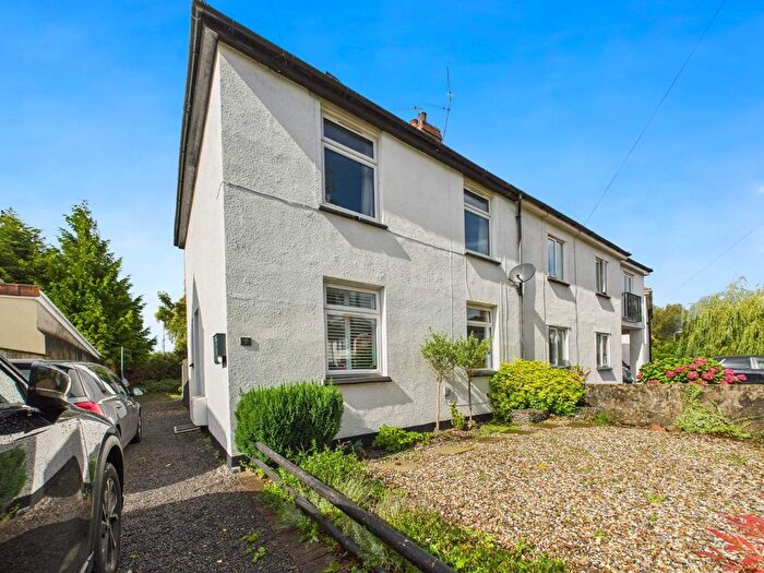 1 Bedroom Maisonette For Sale In Park Crescent, Whitchurch, Cardiff., CF14