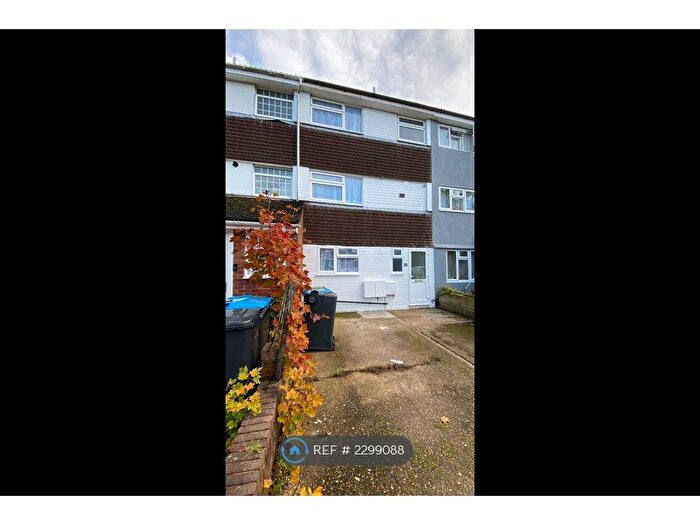 4 Bedroom Terraced House To Rent In The Glen, Hemel Hempstead, HP2