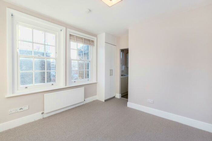 2 Bedroom Flat To Rent In Taunton Place, London, NW1