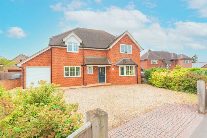 4 Bedroom Detached House To Rent In Oxford Road, Wokingham, RG41