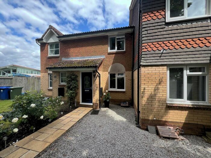 2 Bedroom Semi-Detached House To Rent In George Gardens, Aldershot, GU11