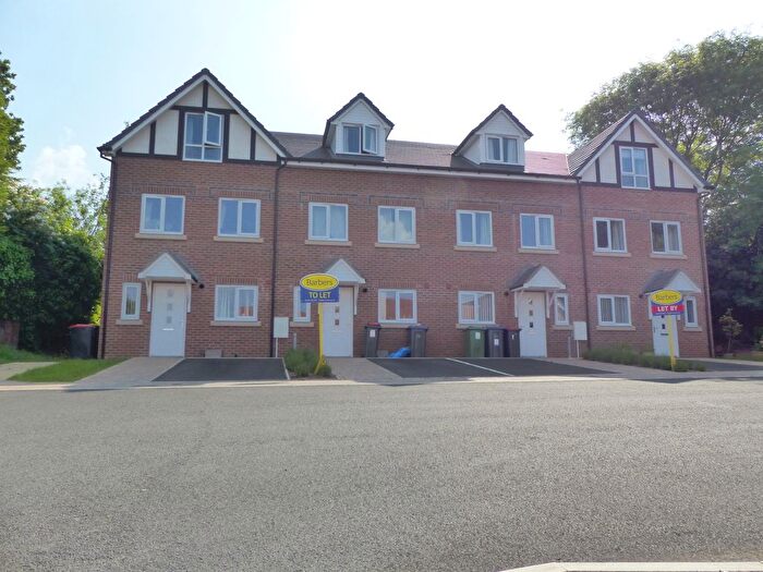 3 Bedroom Town House To Rent In Wrekin Road, Wellington, Telford, TF1