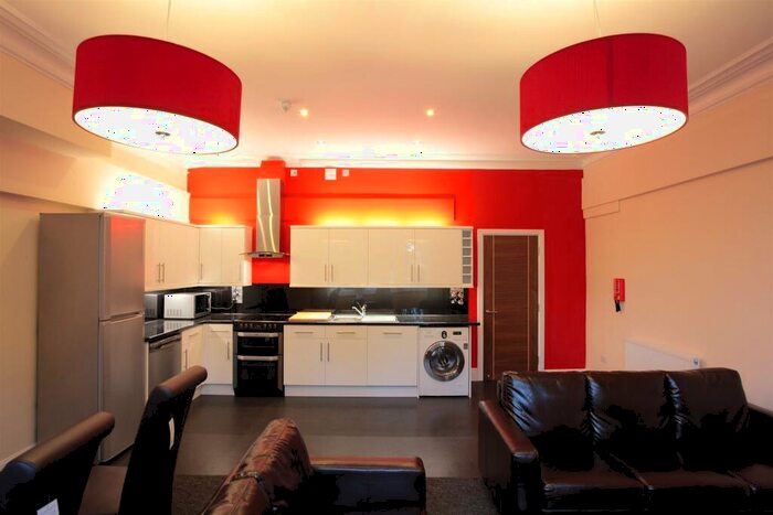 6 Bedroom Maisonette To Rent In Whiteladies Road, Clifton, Bristol, BS8