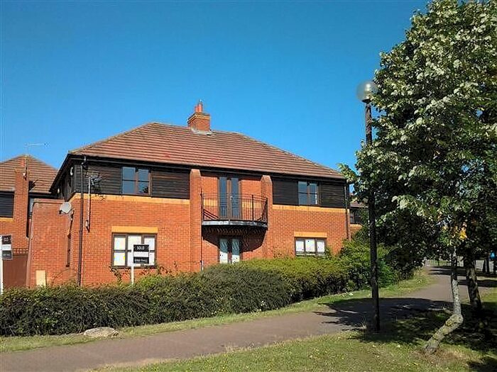 2 Bedroom Flat To Rent In Shenley Lodge, Milton Keynes, MK5