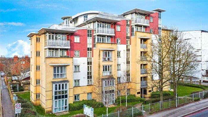 2 Bedroom Apartment For Sale In Kings Road, Reading, Berkshire, RG1