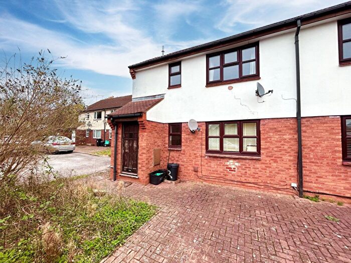 1 Bedroom Maisonette To Rent In Chatton Close, Lower Earley, Reading, Berkshire, RG6