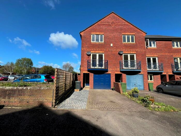 3 Bedroom House To Rent In Maritime Court, Exeter, EX2