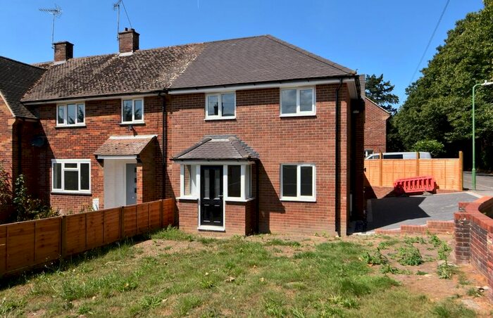 2 Bedroom End Of Terrace House For Sale In Common Way, Hothfield, Ashford, TN26